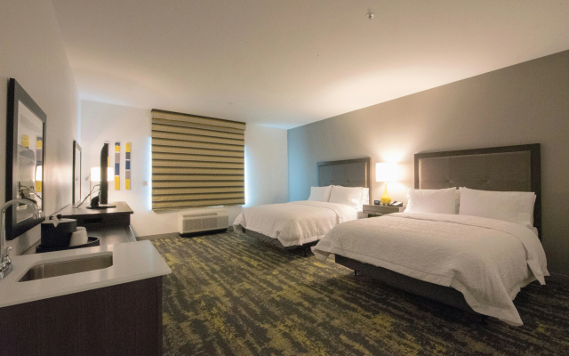 photo 3 of Hampton Inn & Suites Irvine-Orange County Airport