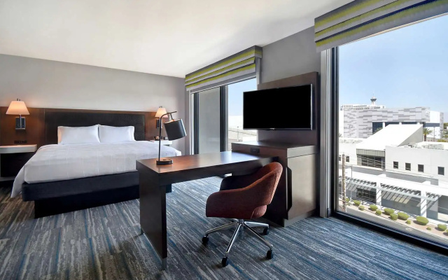 photo 4 of Hampton Inn & Suites Las Vegas Convention Center - No Resort Fee