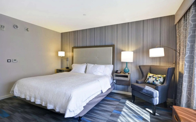 photo 2 of Hampton Inn & Suites Los Angeles Burbank Airport