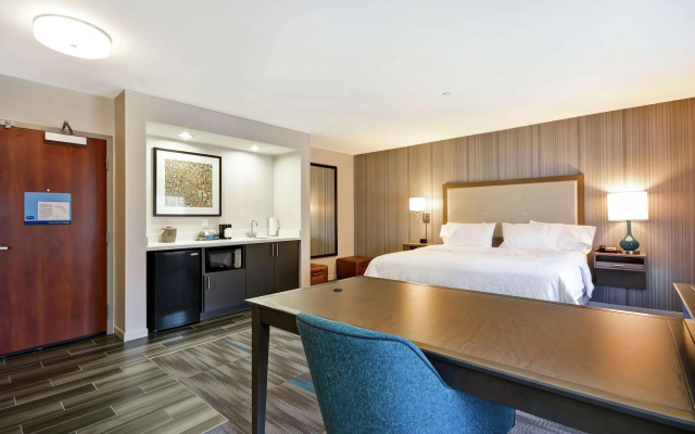 photo 3 of Hampton Inn & Suites Los Angeles Burbank Airport