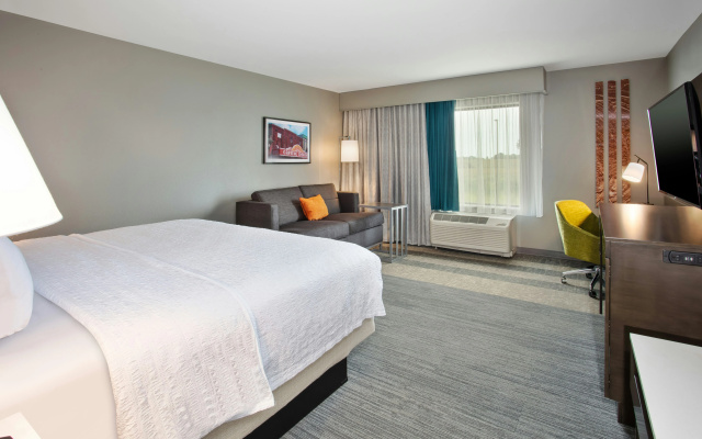 photo 3 of Hampton Inn Union City