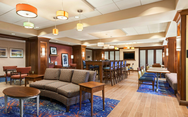 photo 2 of Hampton Inn Warrenton