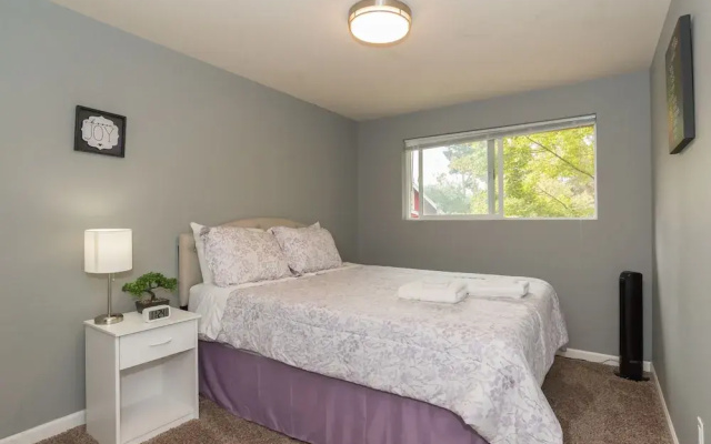 photo 4 of Happy Day Express Lovely 3 Bd Renton Retreat!