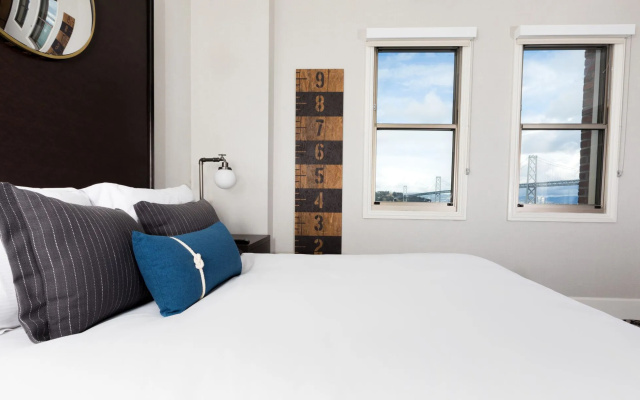 photo 4 of Harbor Court Hotel