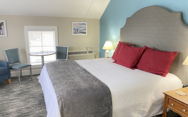 photo 5 of Harbor House Inn