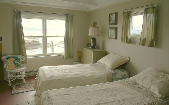photo 2 of Harborside Cottage - One Bedroom Home