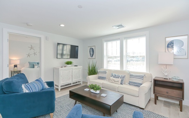photo 5 of Harbourtown Suites