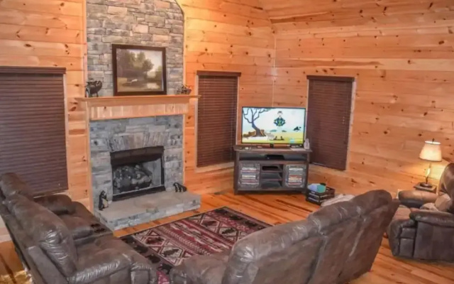 photo 4 of Harleys River Retreat - Charming Cabin in Coosawattee River Resort Hot tub