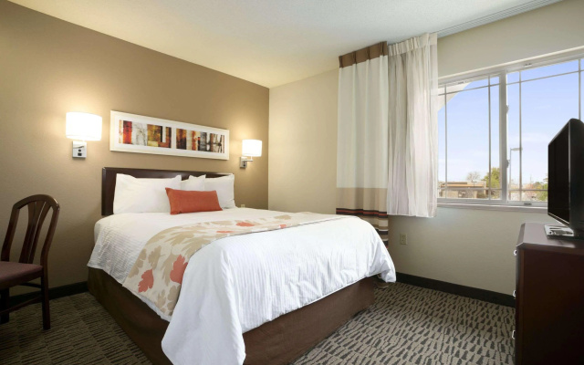 photo 2 of MainStay Suites Chicago Schaumburg