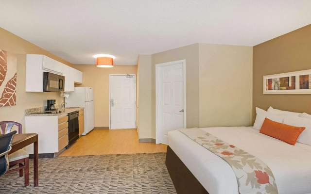 photo 4 of MainStay Suites Detroit Farmington Hills