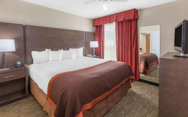 photo 2 of Hawthorn Suites by Wyndham Detroit Warren