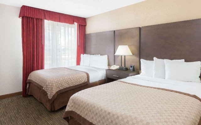 photo 3 of Hawthorn Suites by Wyndham Detroit Warren