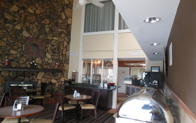 photo 2 of Affordable Suites of America Grand Rapids