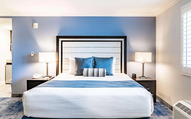 photo 5 of City Express By Marriott Manhattan Beach