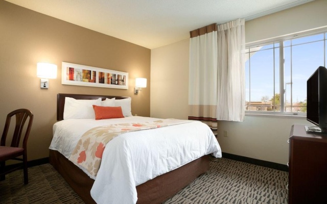 photo 2 of Hawthorn Suites By Wyndham Raleigh