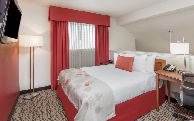 photo 4 of Hawthorn Suites By Wyndham St. Louis Westport Pla