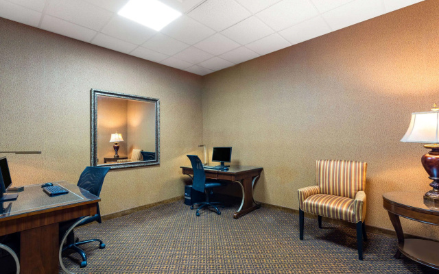 photo 3 of Hawthorn Extended Stay by Wyndham West Palm Beach Airport