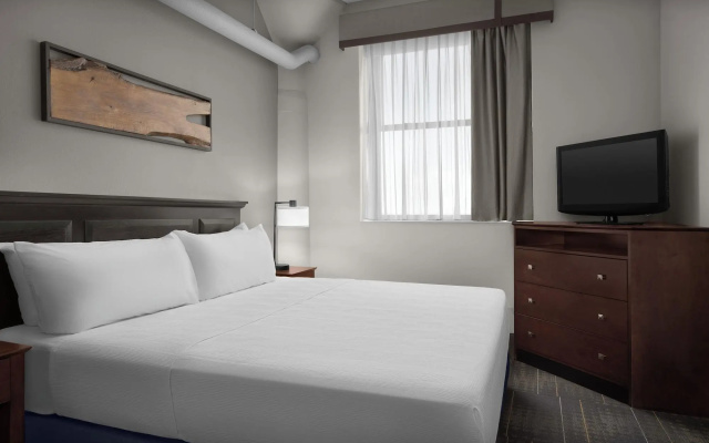 photo 3 of The Suites Hotel at Waterfront Plaza