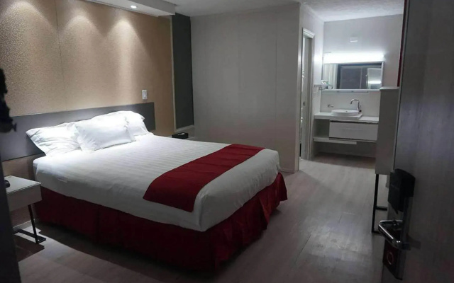 photo 5 of Travelodge by Wyndham Orlando / Heart of International Drive