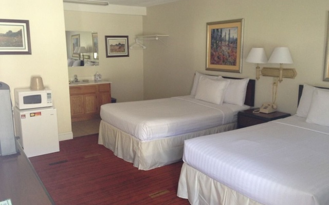 photo 4 of Hearth & Home Inn