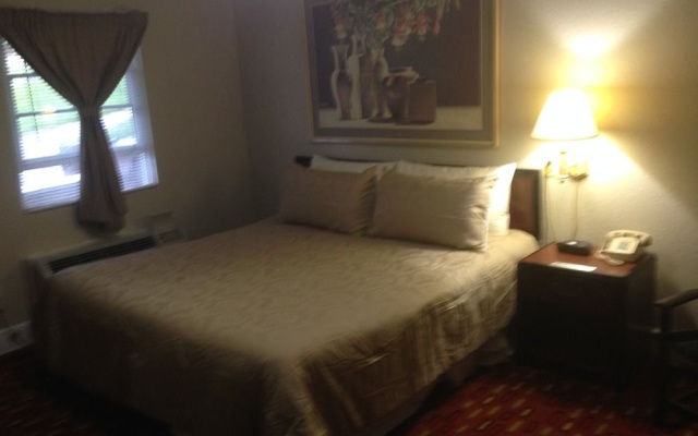 photo 5 of Hearth & Home Inn