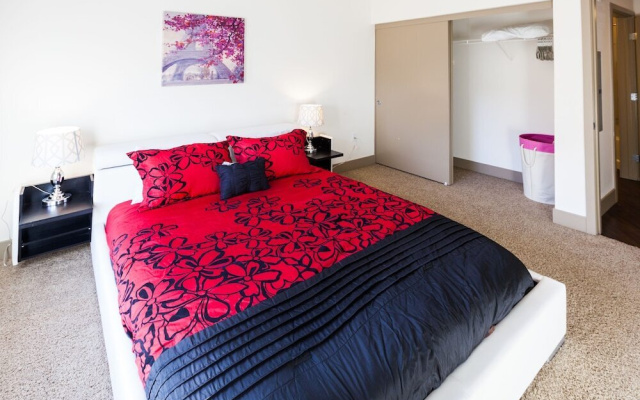 photo 4 of Heaven on Washington Furnished Apartments - Heart of the City