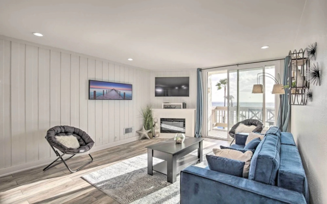 photo 2 of Charming Oceanside Condo w/ Beach & Pool Access!