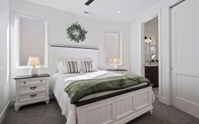 photo 3 of Hello Sunshine 6 Bedroom Home