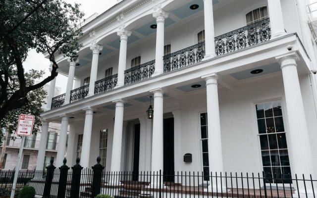 photo 2 of Henry Howard Hotel