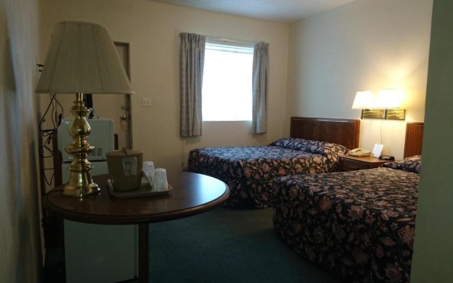 photo 4 of Heritage Inn