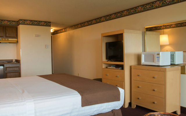 photo 4 of Hi-Tide Oceanfront Inn