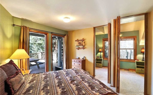photo 4 of Hideaway Cabin House
