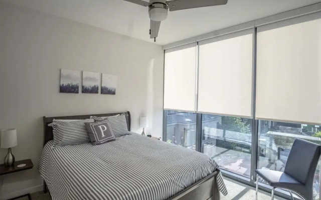 photo 2 of High Rise 2 Bedroom apartment in a Great location 2 Apts by RedAwning