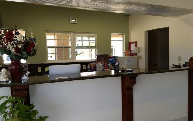 photo 2 of Highland Inn Denham Springs - Baton Rouge East