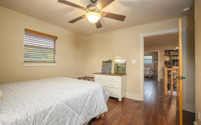 photo 4 of Hilltop Hideaway 14438 by RedAwning