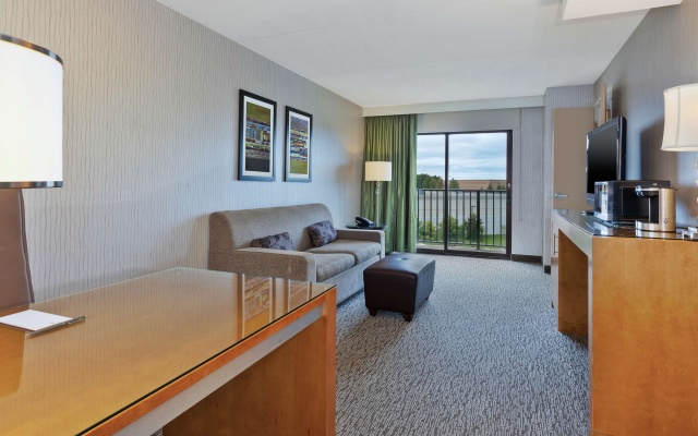 photo 3 of Hotel Auburn Hills