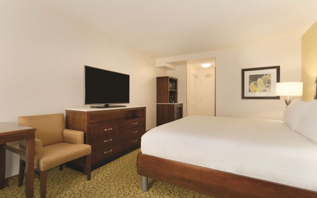photo 5 of Hilton Garden Inn Anaheim Garden Grove