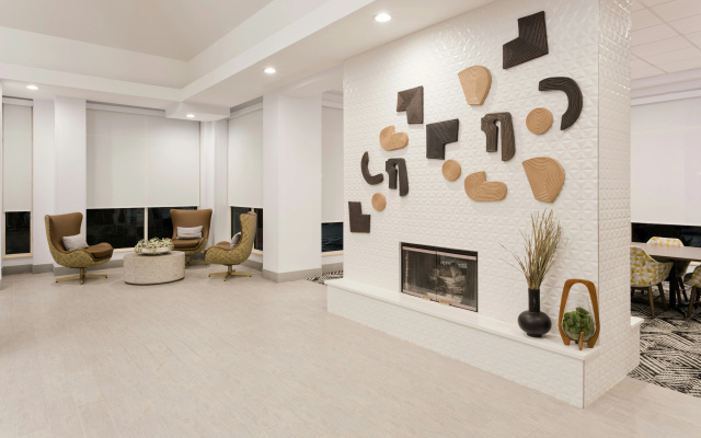 photo 2 of Hilton Garden Inn Birmingham/Lakeshore Drive