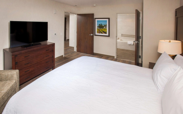 photo 4 of Hilton Garden Inn Burbank Los Angeles