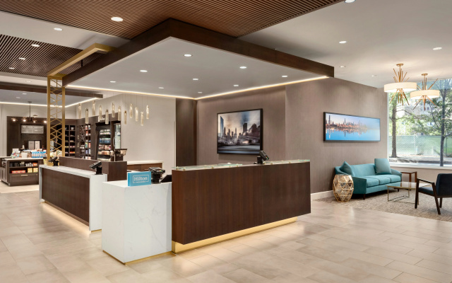 photo 2 of Hilton Garden Inn Chicago Downtown South Loop