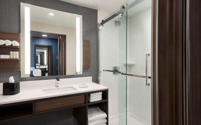 photo 4 of Hilton Garden Inn Milwaukee Brookfield Conference Center, WI