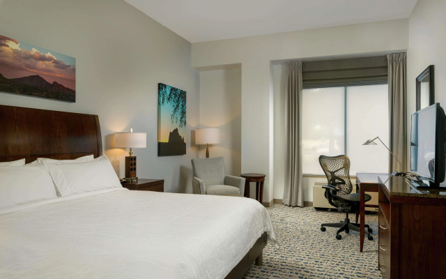 photo 2 of Hilton Garden Inn Phoenix Airport North