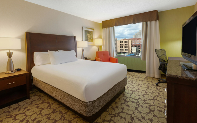 photo 4 of Hilton Garden Inn Pittsburgh University Place
