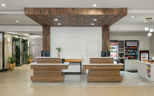 photo 2 of Hilton Garden Inn Portland Airport