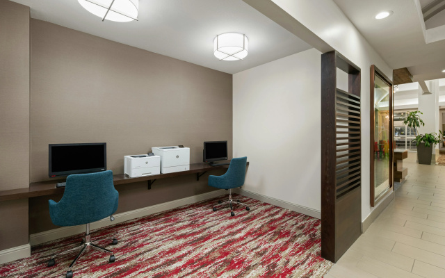 photo 4 of Hilton Garden Inn Portland Airport