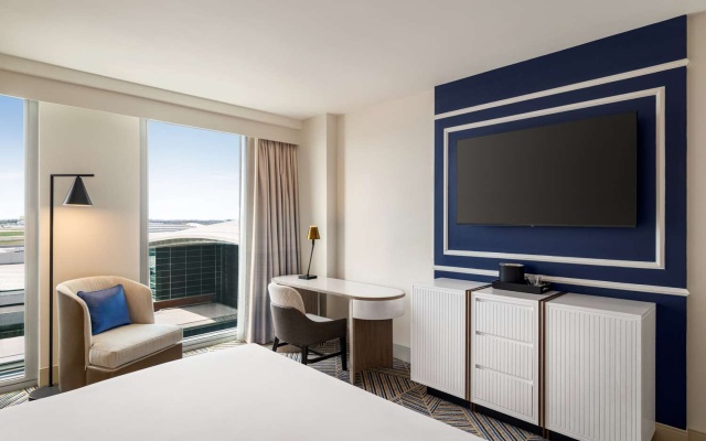 photo 5 of Hilton BNA Nashville Airport Terminal