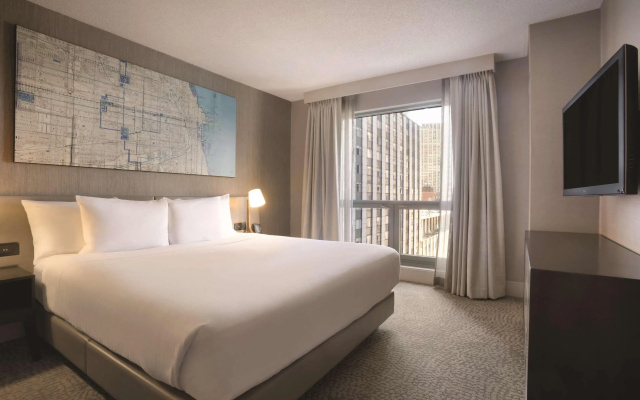 photo 4 of Hilton Chicago/Magnificent Mile Suites