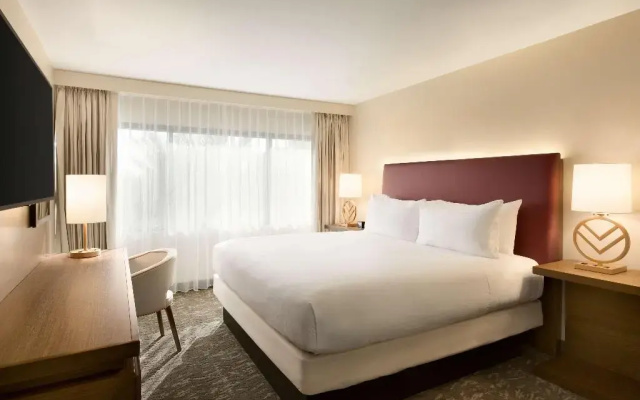 photo 3 of Hilton Phoenix Suites