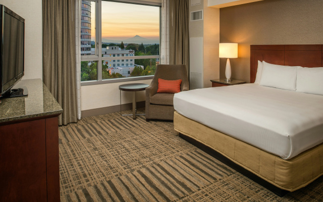 photo 4 of Hilton Vancouver Washington