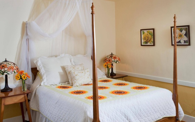 photo 5 of Historic Smithton Inn